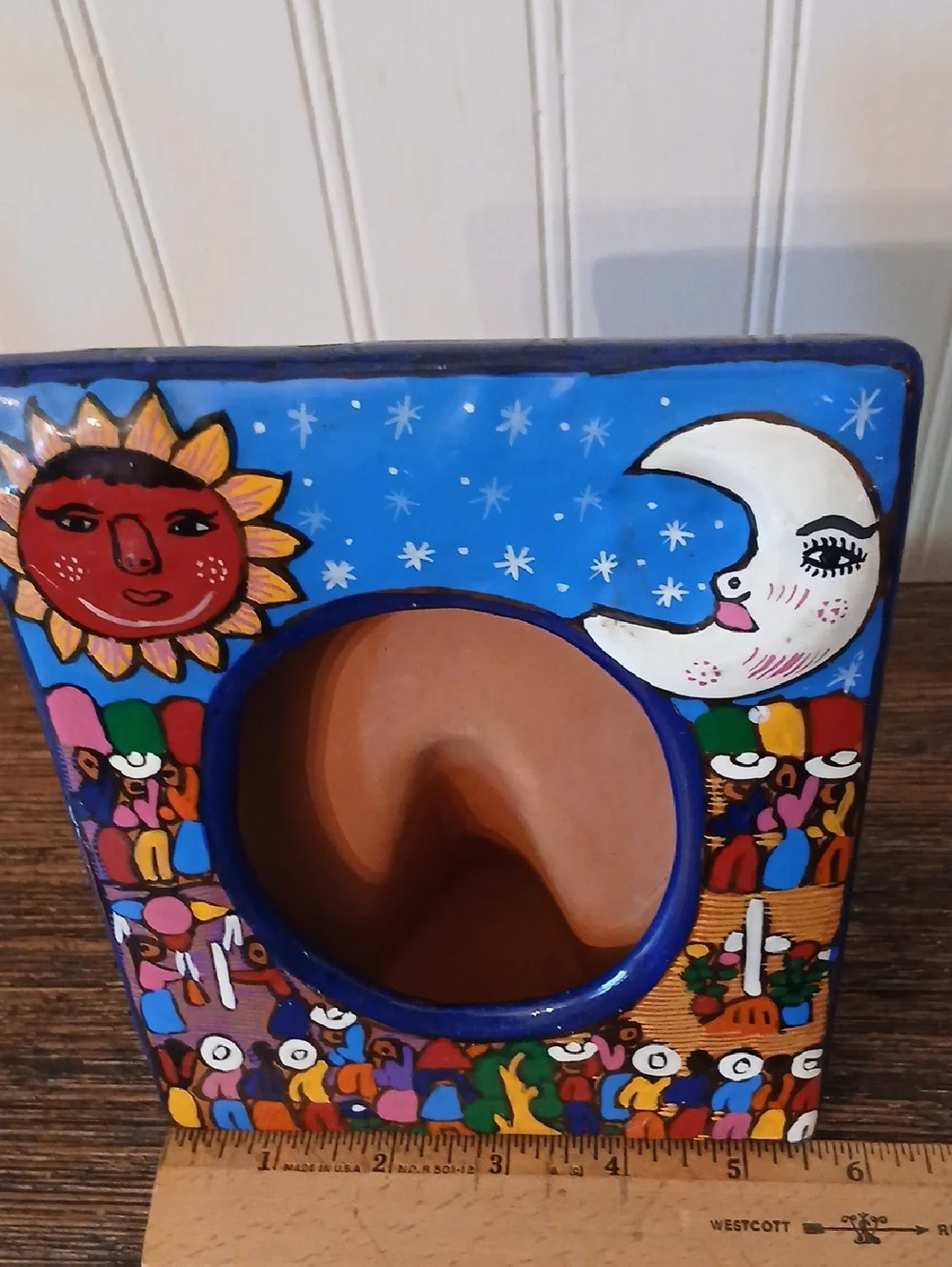 Talavera vibrant hand